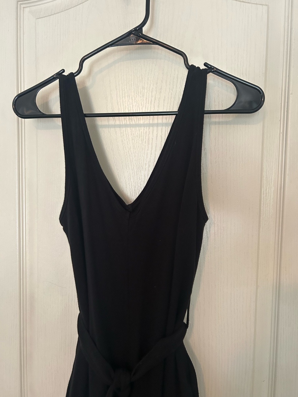 Smash + Tess Classic Black V-Neck Cropped Sleeveless Jumpsuit with Waist Tie - Picture 2 of 6